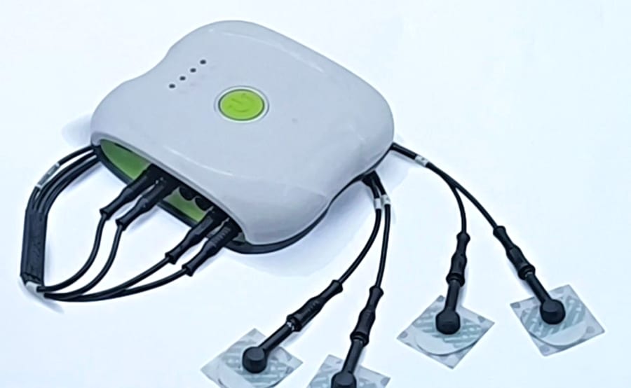 Z-Metrix bio-impedance analyser with four electrode leads